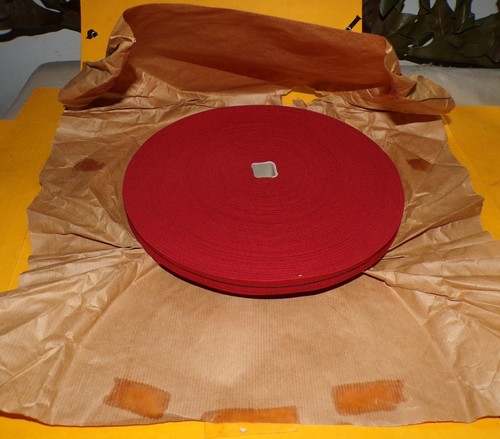 Rouleau galon rouge avec - galon,